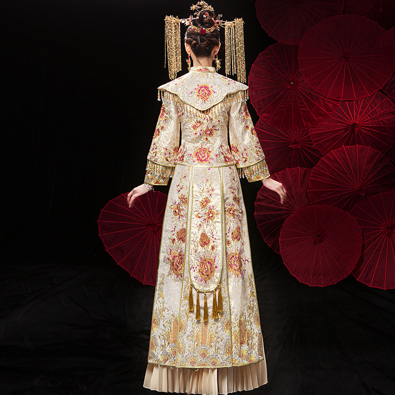 秀禾服女新娘2020新款香槟色秀婚纱 衣至人归旗袍