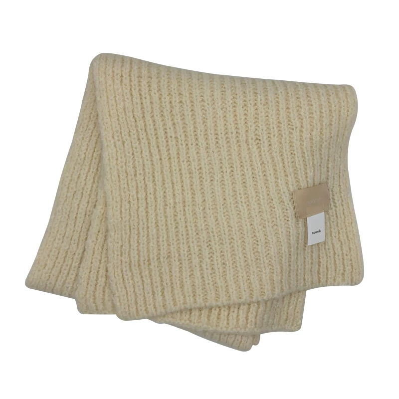 Кашемировый заплатка? Actually 'Cashmere patch, demi-season scarf for students, warm universal cloak, Korean style' -> translate properly: 'Кашемировый платок-пашми? Wait 'patch' could be 'патч' or 'заплатка' but scarf implies scarf. 'Cashmere patch, demi-season scarf for students' maybe 'Кашемировый патч, демисезонный шарф для студентов, теплое универсальное накидка, корейский стиль' Not great. Let's craft: