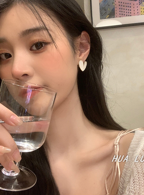 法式ins风高级感白色桃心耳饰