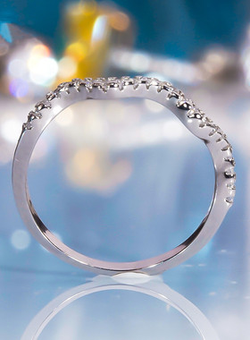 莫桑石群镶满钻波浪戒指