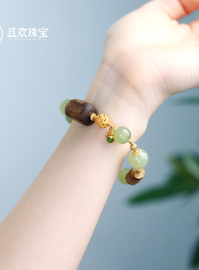 天然高冰老坑晴水和田玉手串新中式药片沉香轻奢小众高级感手链女
