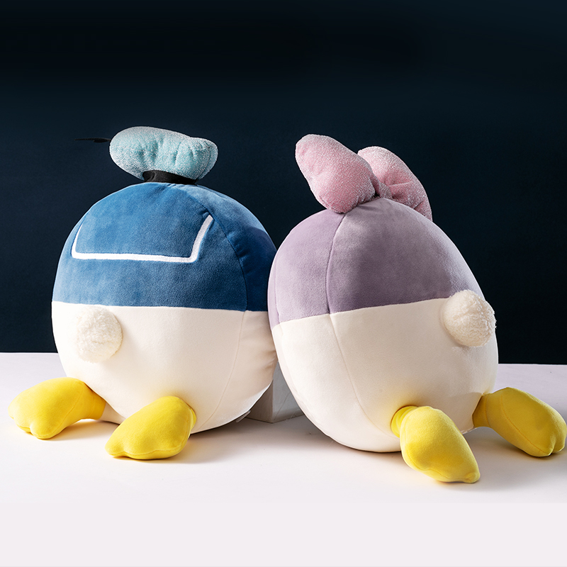 miniso名创优品旗舰店MINISO/名创优品米奇唐老鸭黛丝系列趣味抱枕毛绒玩具公仔玩偶1