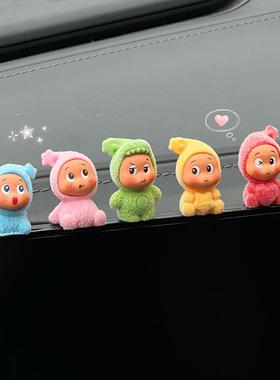 新款可爱星星人车载装饰品摆件汽车中控台显示屏幕电动车公仔摆件