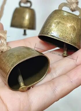 4Pcs Vintage Bell Pendant Rustic Metal Hanging Decorative Be