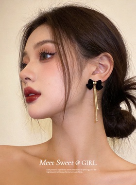 黑色植绒蝴蝶结耳钉耳环耳饰女