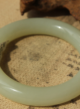 手镯新疆和田玉山料油润