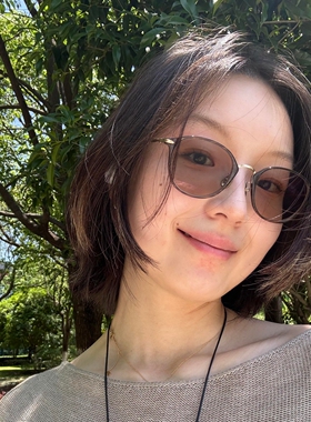 艾米宋 日系百搭超轻纯钛感光变色太阳眼镜女近视墨镜小框小脸型