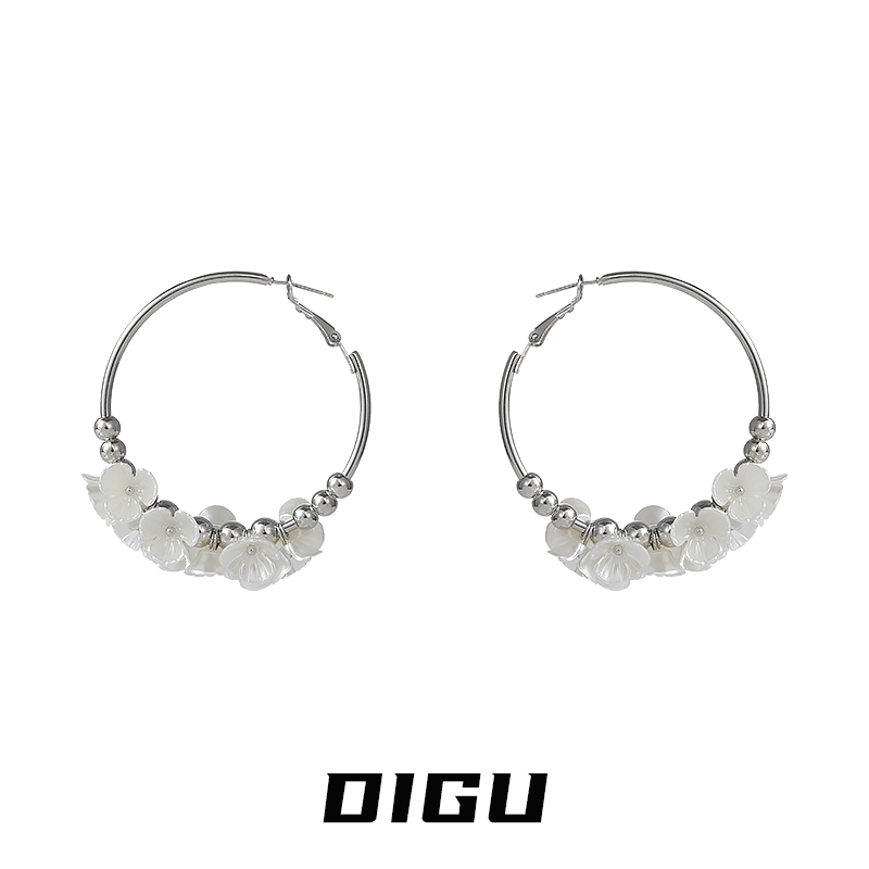 DIGU复古仿贝母花朵耳圈气质仙气高级感白色花花串珠耳环轻奢耳饰 - 图1