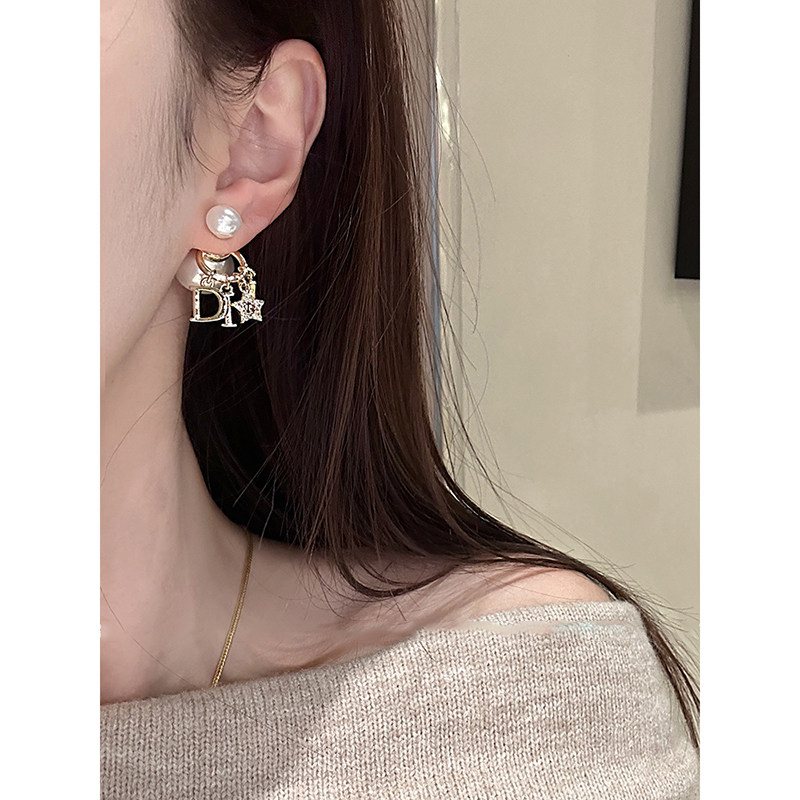 巴黎【设计师】珍珠耳环韦雪同款镂空耳钉小众高级感轻奢银针耳饰,淘宝优惠券,粉丝福利购,淘宝优惠卷