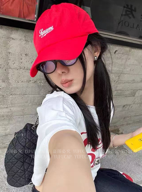 眼前一亮 元气正红色 轻薄透气多巴胺字母速干棒球帽子女鸭舌帽男