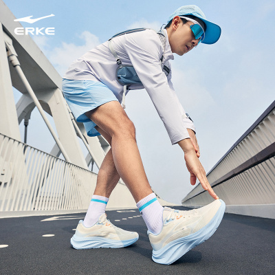 行云鸿星尔克男子轻便软底跑步鞋