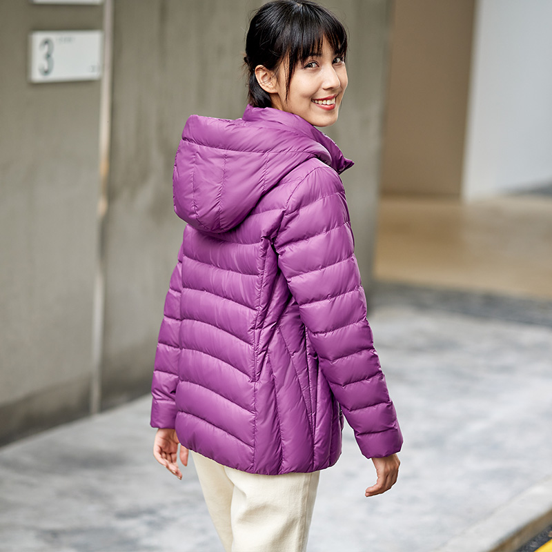 PDD218236A 坦博尔轻薄连帽羽绒服女短款 PDD218236A 坦博尔轻薄连帽羽绒服女短款