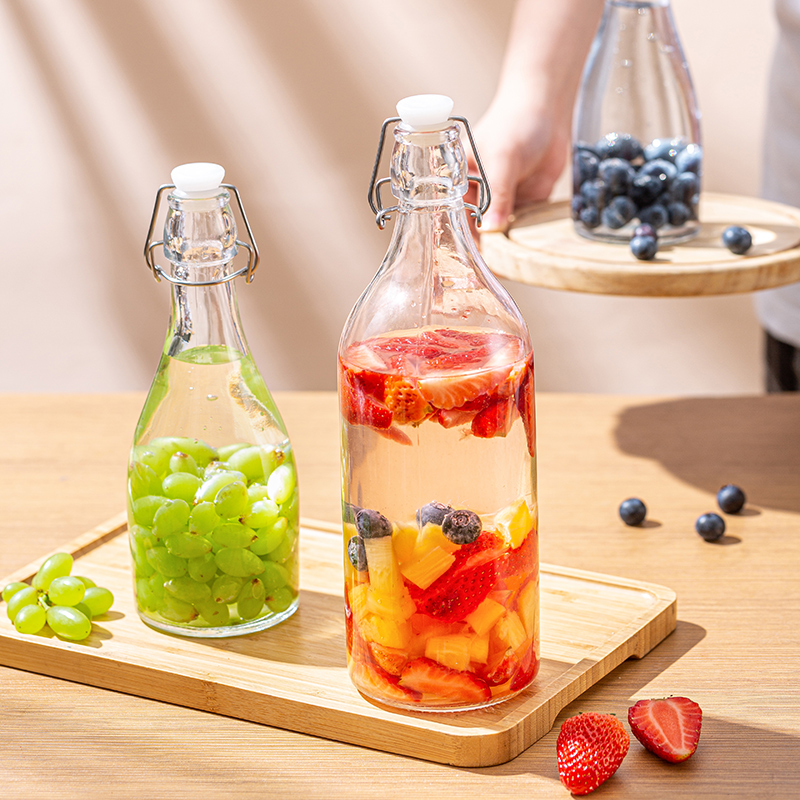 Glass transparent wine sealed bottle, one pound or two pounds empty bottle