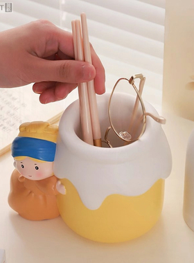 创意可爱珍珠耳环少女笔筒摆件