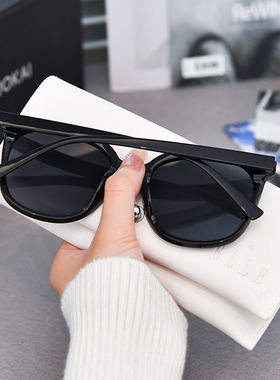 日本墨镜女夏防晒大框高级感2024新款防紫外线开车偏光太阳眼镜男