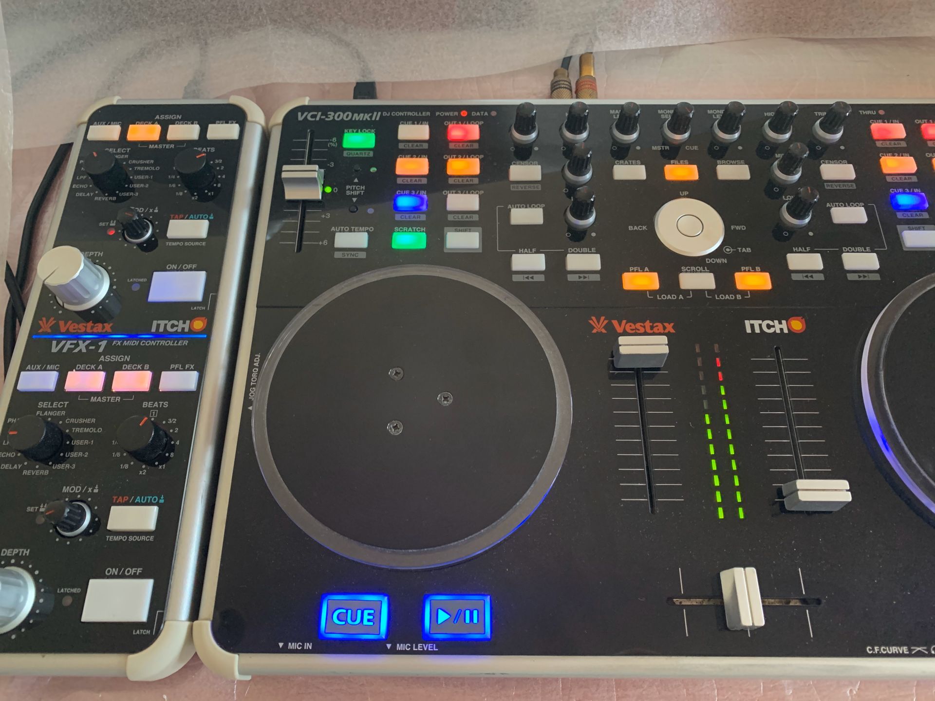 威士达Vestax VCI300MK2打碟机控制器+VFX-1效果器serato dj pro - 图2