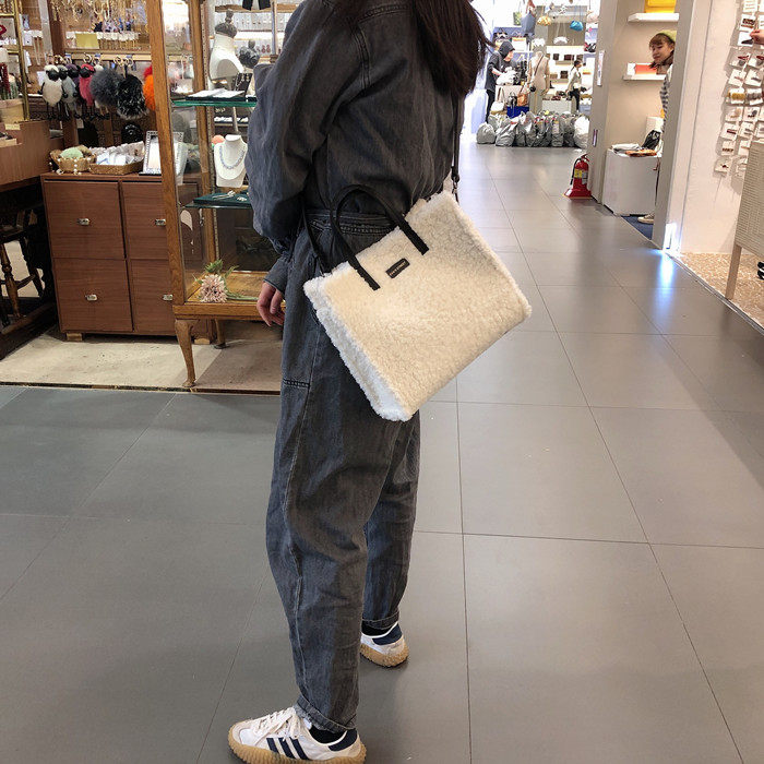 韩国代购EVA.SSTREET毛毛女包羊羔毛冬季新手提毛绒单肩斜跨可爱,淘宝优惠券,粉丝福利购,淘宝优惠卷