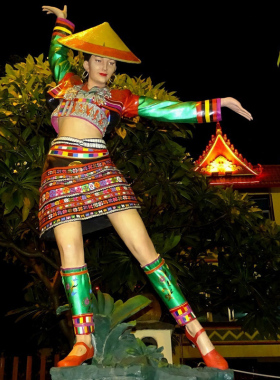 玻璃钢树脂彩绘仿真人物雕塑少数民族文化主题公园景观艺术摆件