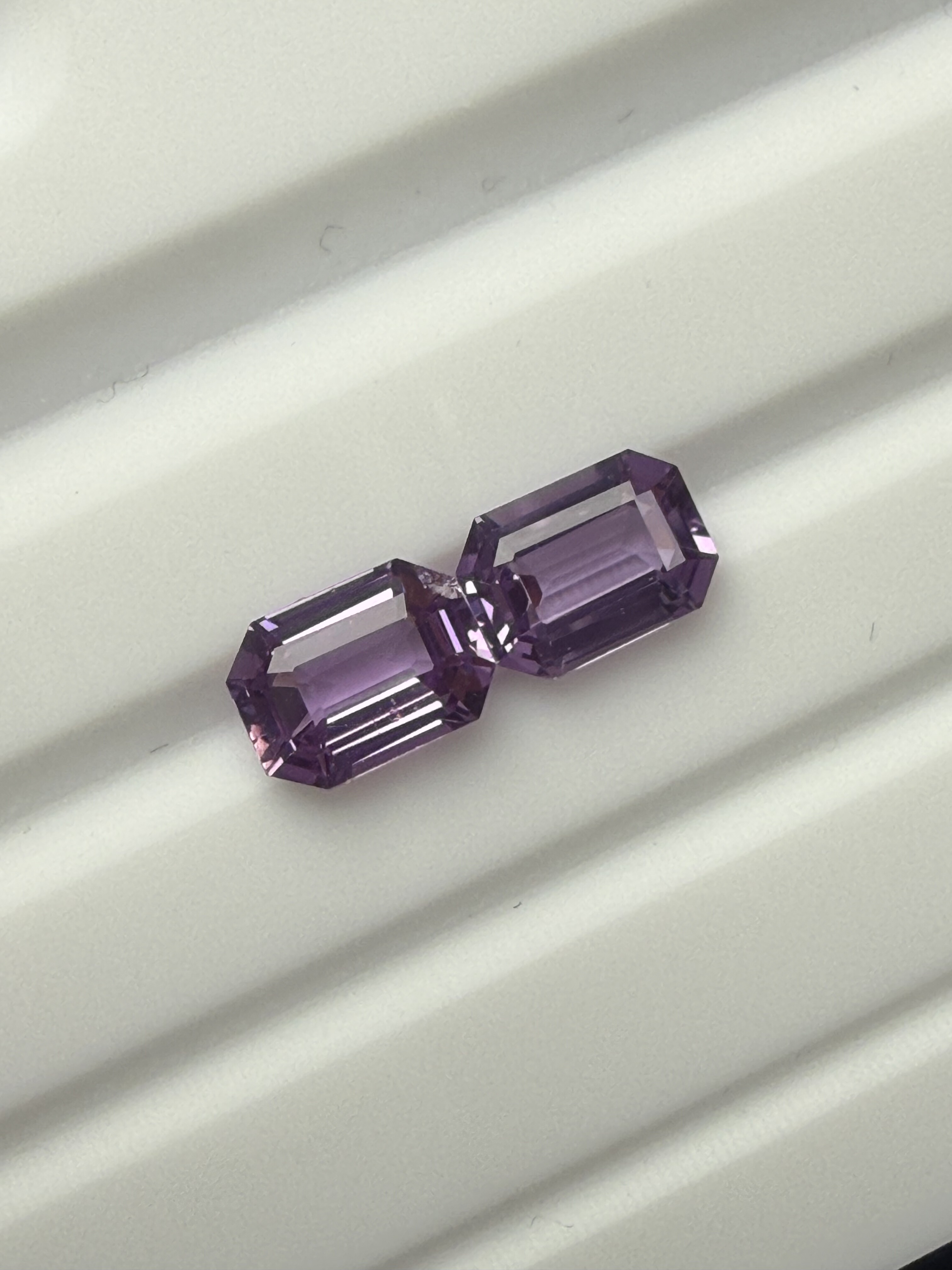 天然无烧薰衣草紫色蓝宝石2.136克拉一对 - 图2