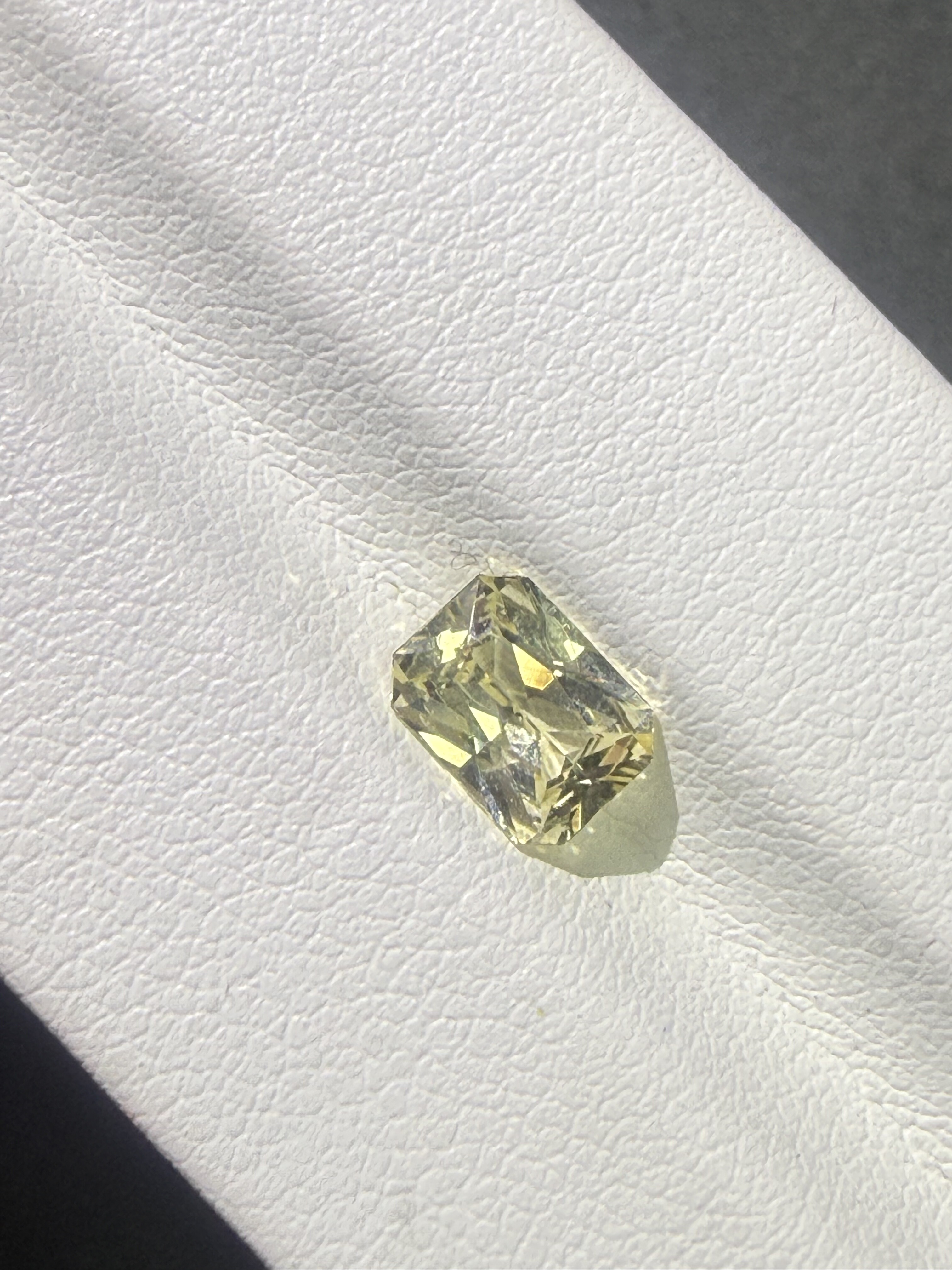 天然无烧黄蓝宝1.262克拉雷迪恩切割火彩超棒和钻石一样,淘宝优惠券,粉丝福利购,淘宝优惠卷