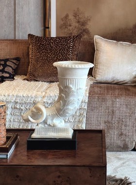 中古风羊角花器牛骨刷客厅摆件