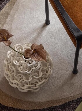 现代轻奢手工白瓷几何链条花瓶