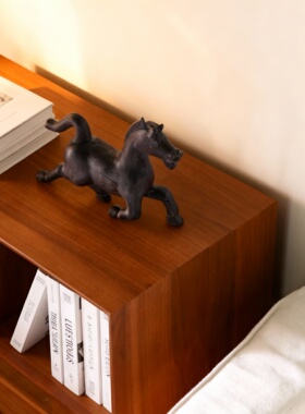 新中式黑色招财生肖马树脂摆件