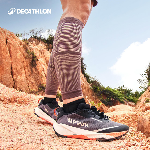 ເກີບກິລາ Decathlon ແລ່ນໂດດເຊືອກ