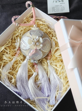 广西非遗壮锦手工绣球流苏包挂/车挂挂件伴手礼物纪念品(配礼盒)