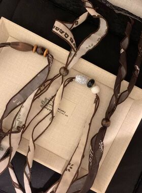 2025新款咖色腰花果丝巾项链女独特设计感围脖毛衣链简约气质配饰