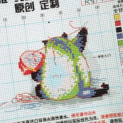 R线小小鱼十字绣套件可爱卡通A3225绣花的猫 精准印花刺绣 - 图0