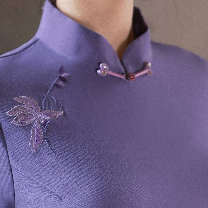 越南改良旗袍女秋季2024年新款紫色大码中袖秋冬年轻版奥黛连衣裙