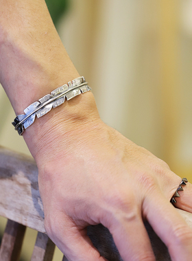 烟熏抛光黄铜镀银印地安羽毛手镯