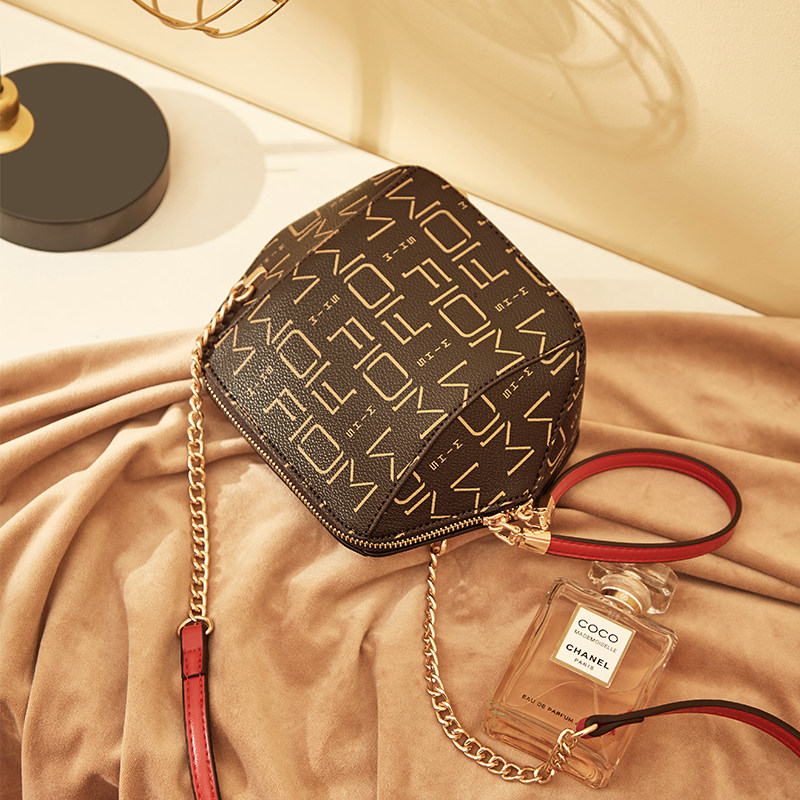 妈妈包2021新款潮时尚百搭 品牧女士包袋