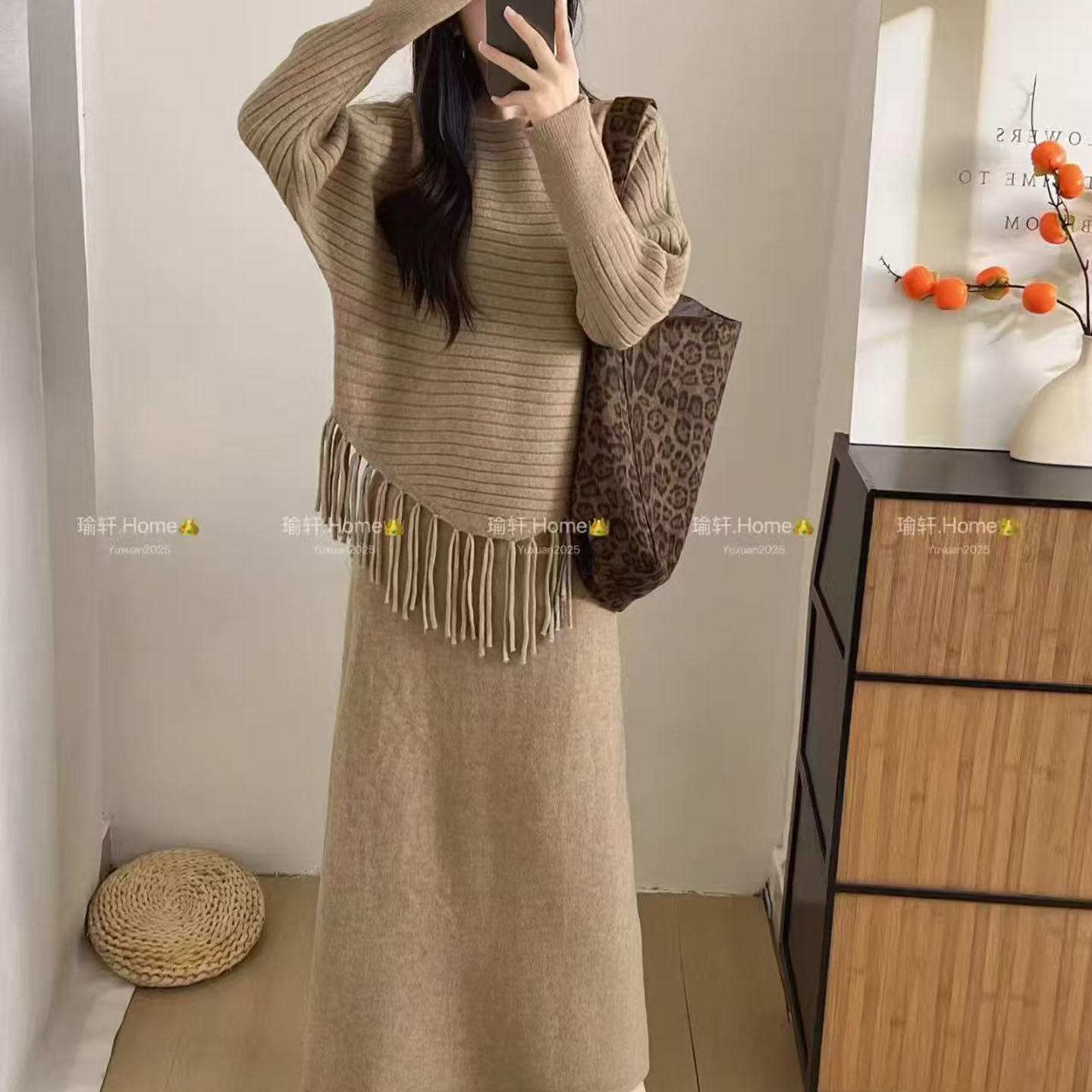 2025年秋冬新款韩系设计感流苏上衣+高腰显瘦半身裙针织两件套潮,淘宝优惠券,粉丝福利购,淘宝优惠卷