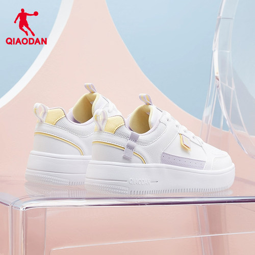 乔丹板鞋2025冬季新款小白鞋休闲鞋情侣撞色运动鞋男皮面增高女鞋 - 图1