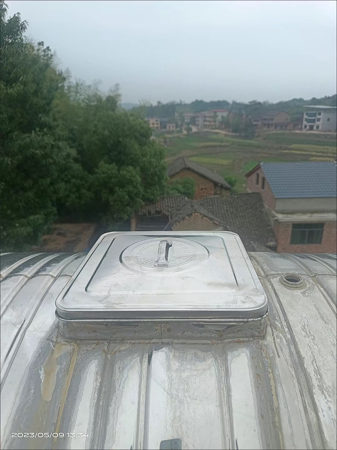 卧式水塔304不锈钢水塔盖子加厚带锁牌正方形水塔盖通用水箱水桶 - 图2