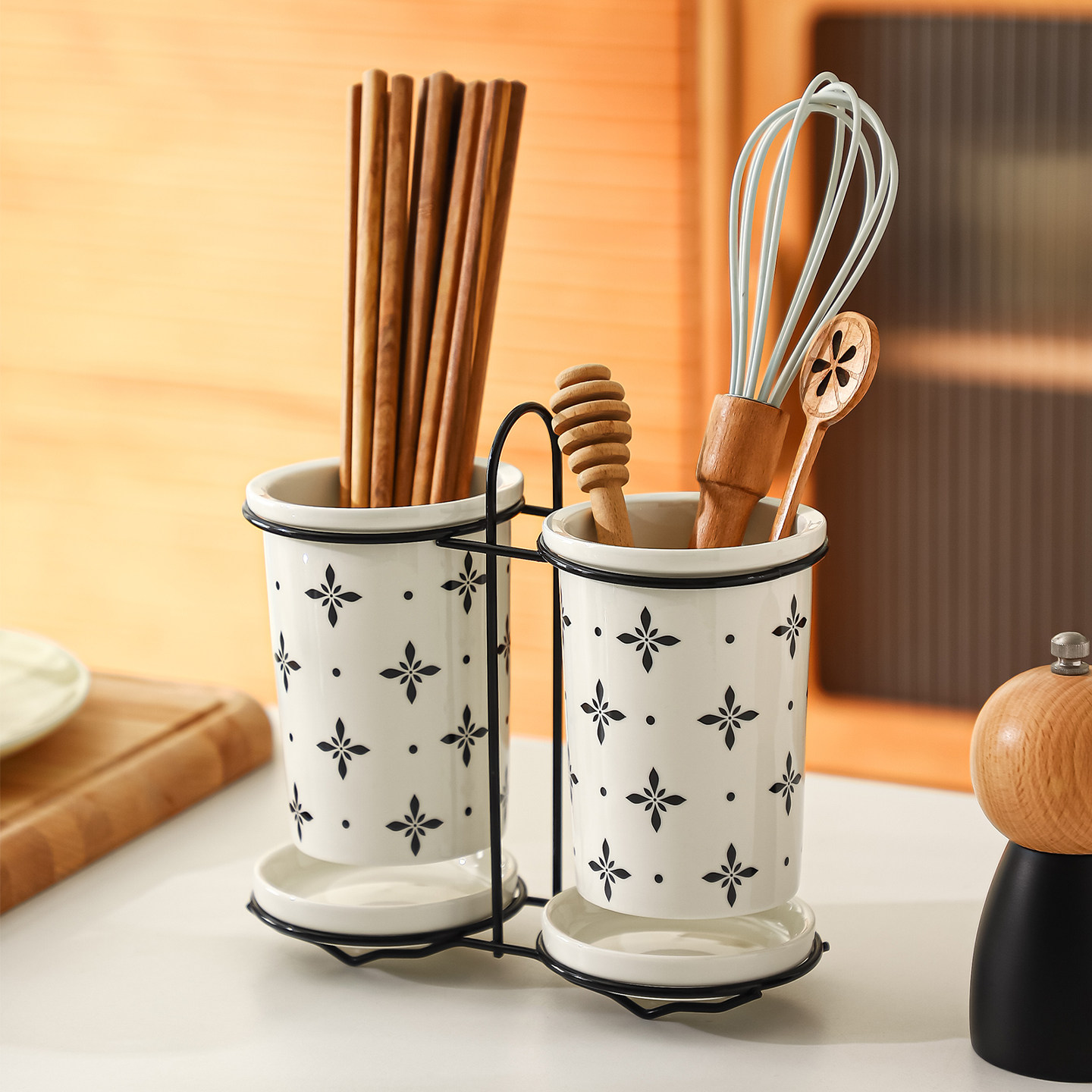 Internet celebrity chopstick cage, beautiful chopstick barrel ceramic household kitchen chopstick barrel special chopsticks knife and fork storage rack