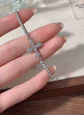 复古闪钻粉色十字架手链小众轻奢设计时尚气质手环高级感百搭手饰