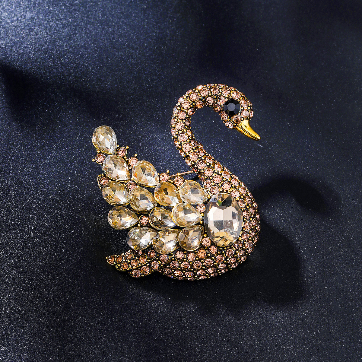 高级感女士西装大衣胸花小众设计感合金镶钻天鹅别针服装配饰胸针,淘宝优惠券,粉丝福利购,淘宝优惠卷