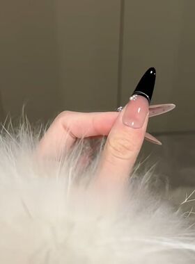 高级穿戴甲波点黑色千金美甲