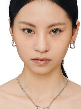 【蜜蜂欢乐社】VSCH 登山扣交叉镶钻项链吸睛锆石项链清冷感