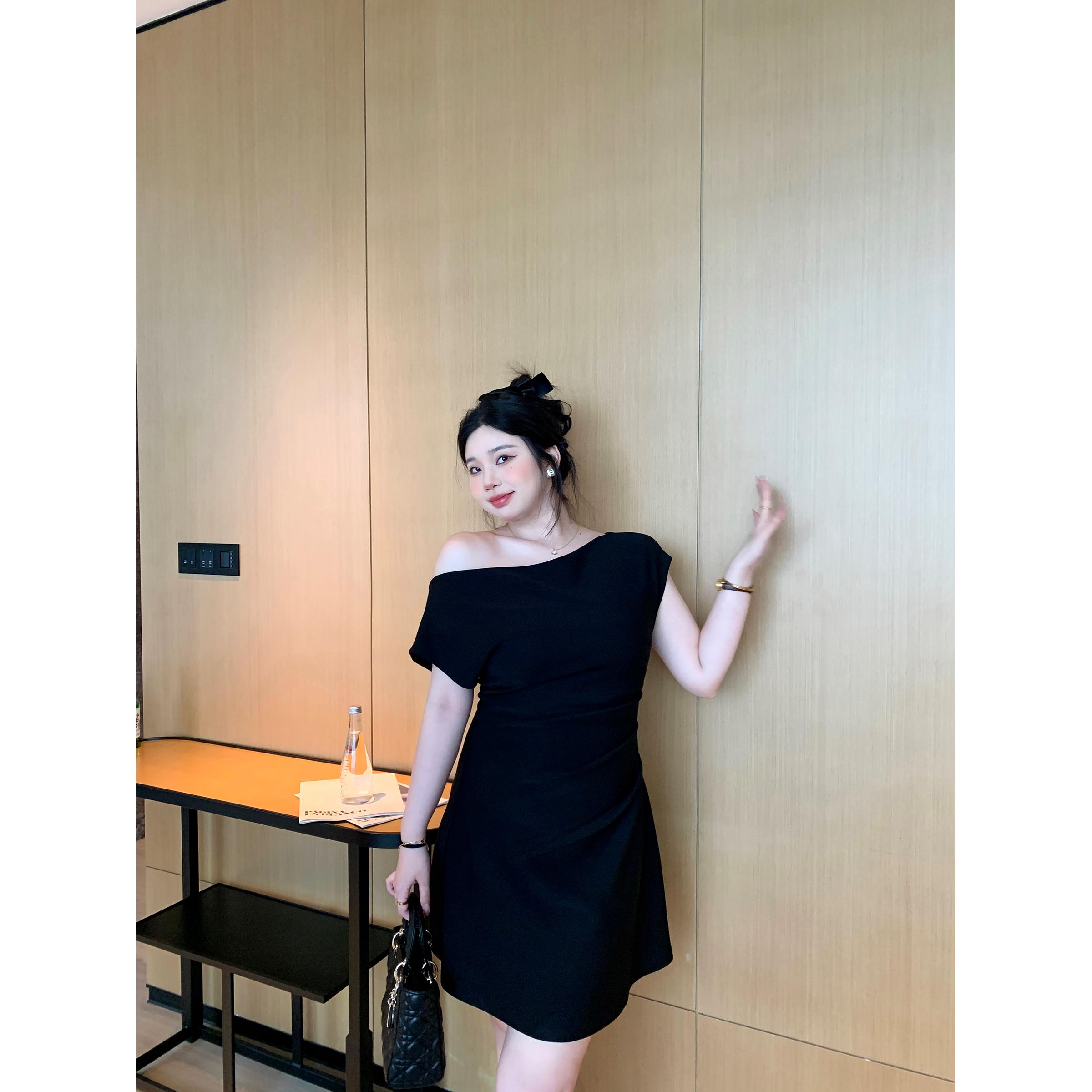 M5T6微胖定制 极简雕塑感/多穿法可露肩气质显瘦收腰大码连衣裙 - 图0