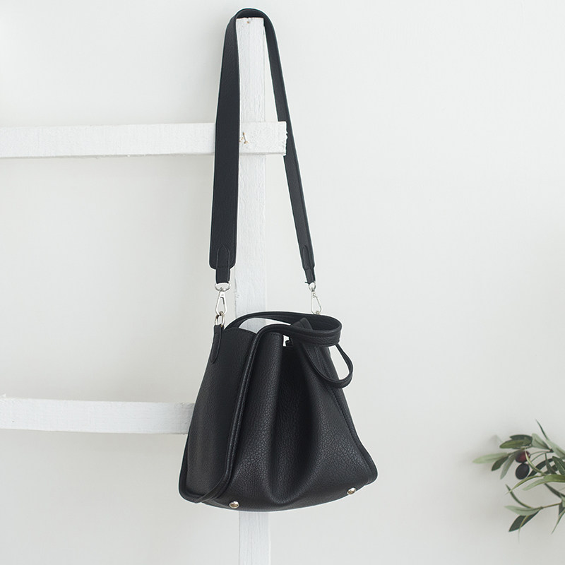 氧气种子2026春季新款日韩百搭纯色单肩斜挎慵懒风垂感软皮水桶包,淘宝优惠券,粉丝福利购,淘宝优惠卷