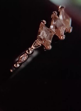 精致个性小众棱形锆石戒指女招财黄水晶潮流日常百搭通勤指环首饰