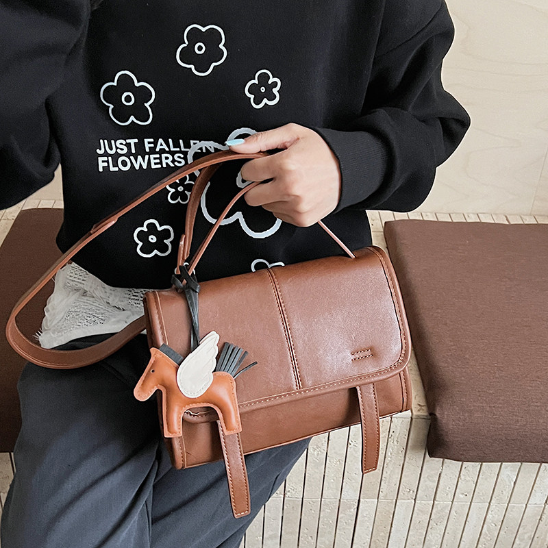 高级感小众手提剑桥包邮差包女款2026新款今年流行通勤单肩斜挎包,淘宝优惠券,粉丝福利购,淘宝优惠卷