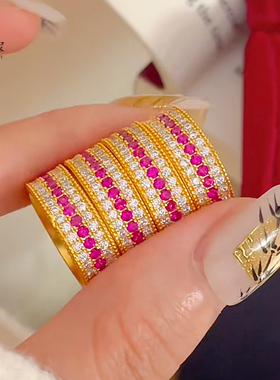 女沙金轻奢点钻闪动红蔷薇戒指