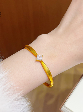 女沙金拉丝公主方钻卡扣手镯