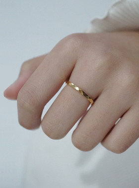 闪闪发光菱形切面百搭风情侣对戒