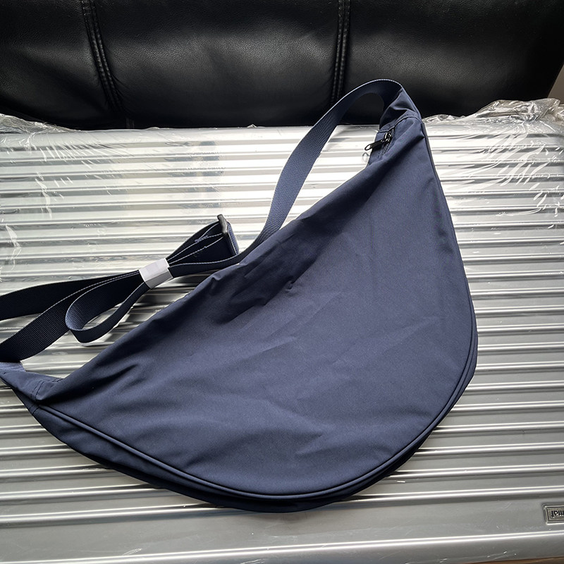 外贸原单出口岛国高密尼龙防水耐磨轻便男女情侣斜跨包饺子包挎包,淘宝优惠券,粉丝福利购,淘宝优惠卷